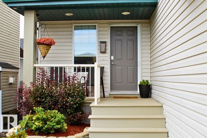 Property Photo:  137 Highgrove Crescent  AB T8A 6J8 
