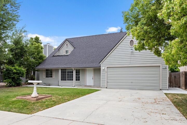 Property Photo:  4129 W Regency Avenue  CA 93722 