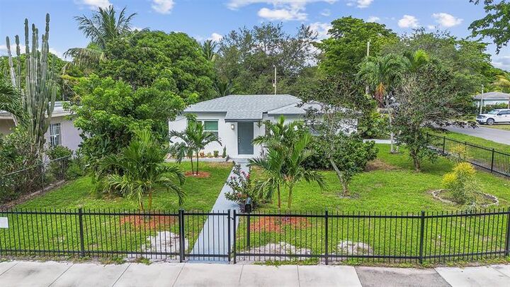 Property Photo: 1005 NW 123rd St FL 33168