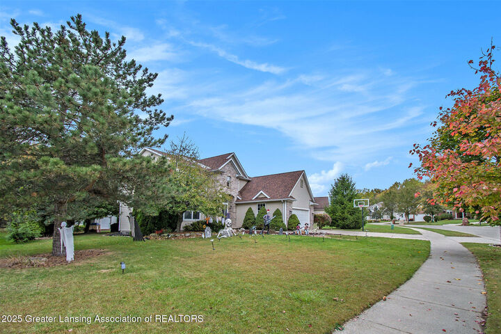Property Photo: 2416 Houghton Hollow Drive MI 48911