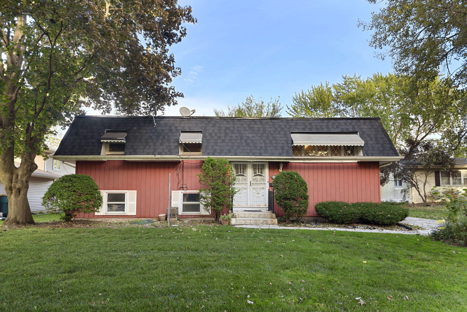 Property Photo: 9509 Northcote Avenue IN 46321