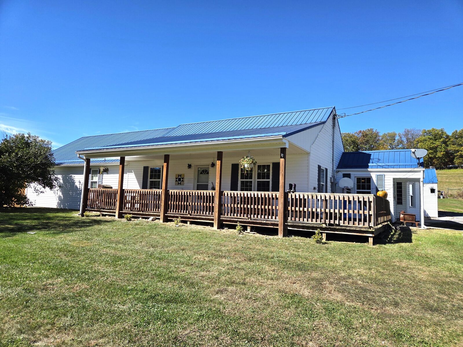 Property Photo: 6893 S Seneca Trl WV 24963