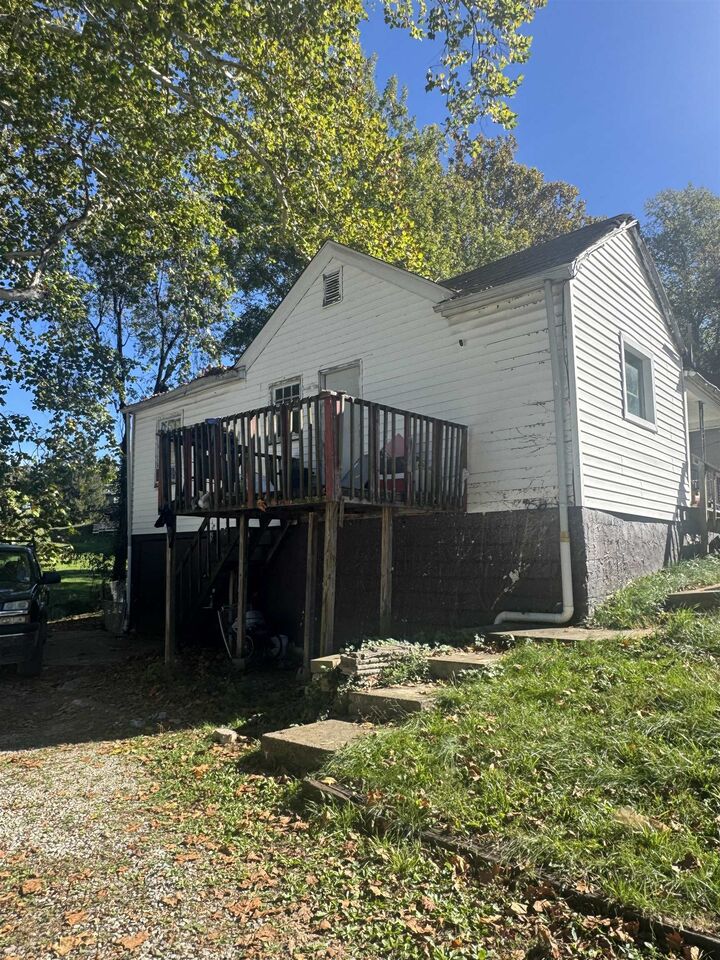 Property Photo: 370 S Walnut Street WV 25705