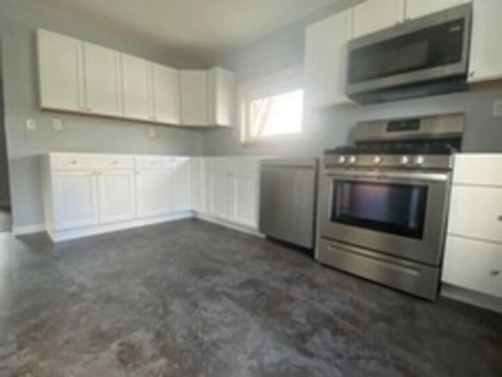 Property Photo: 420 W Zeller St IA 52317