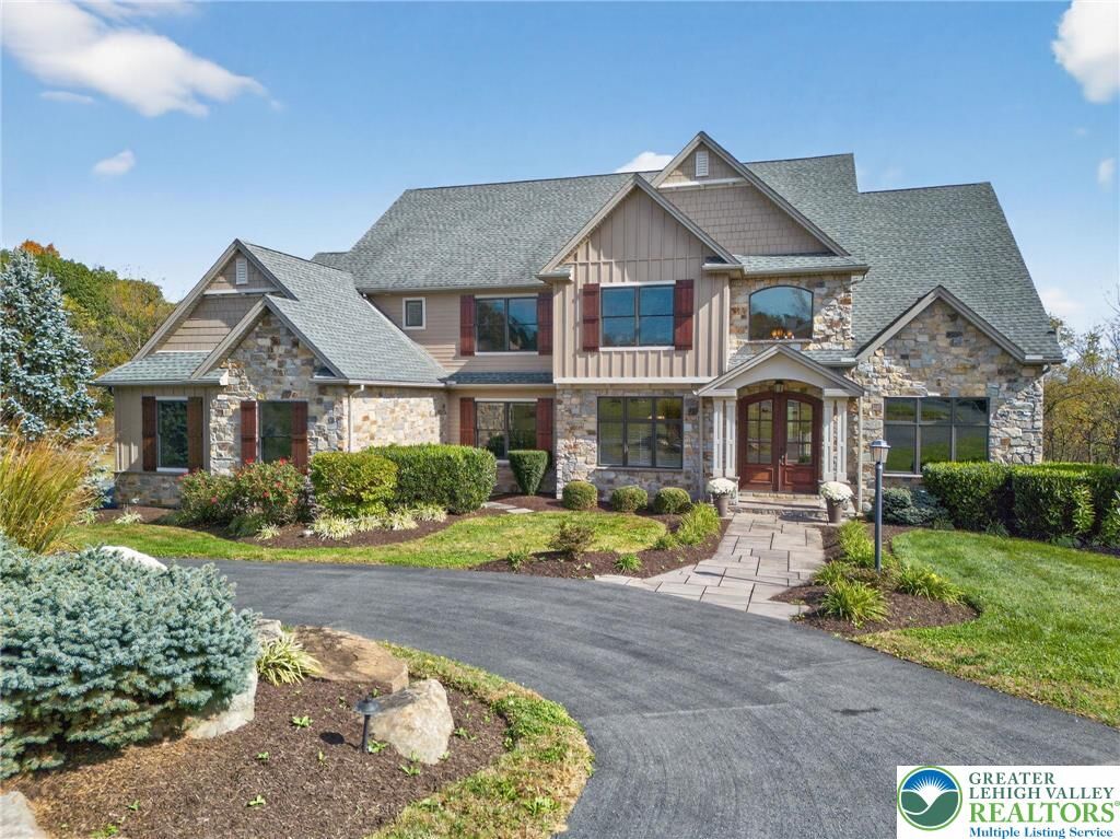 Property Photo: 2811 Apple Valley Estate Drive PA 18069