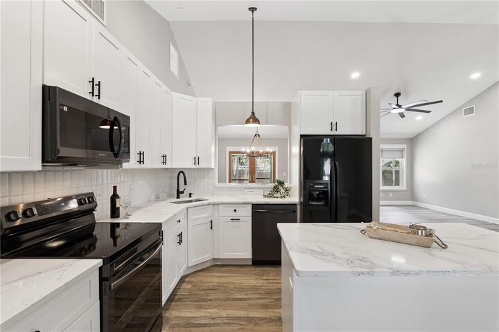 Property Photo: 3015 Riviera Bay Court FL 32765