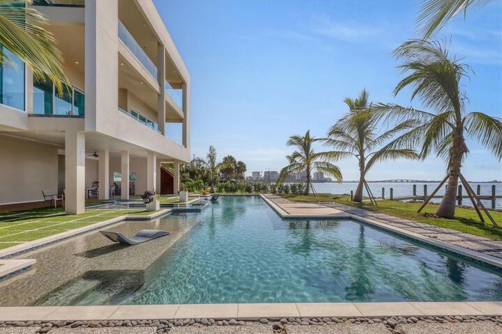 Property Photo: 1000 Tocobaga Lane FL 34236