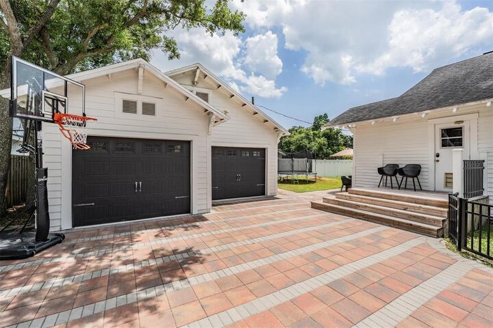 Property Photo: 4010 W Neptune Street FL 33629