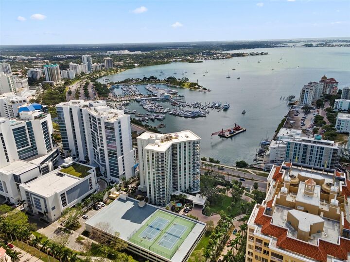Property Photo: 1111 N Gulfstream Avenue 6B FL 34236