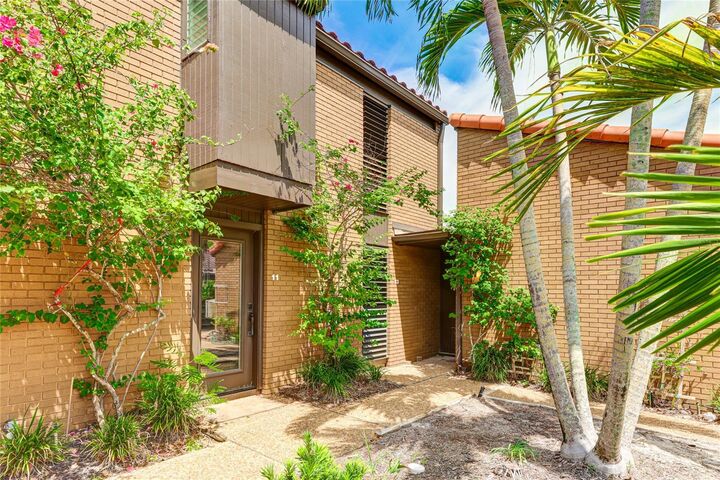 Property Photo: 11 Sandy Cove Road 8F FL 34242