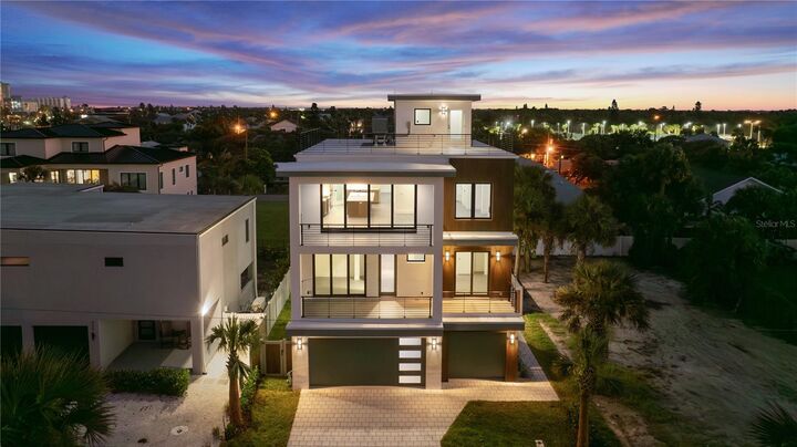 Property Photo: 427 Columbus Avenue FL 32169