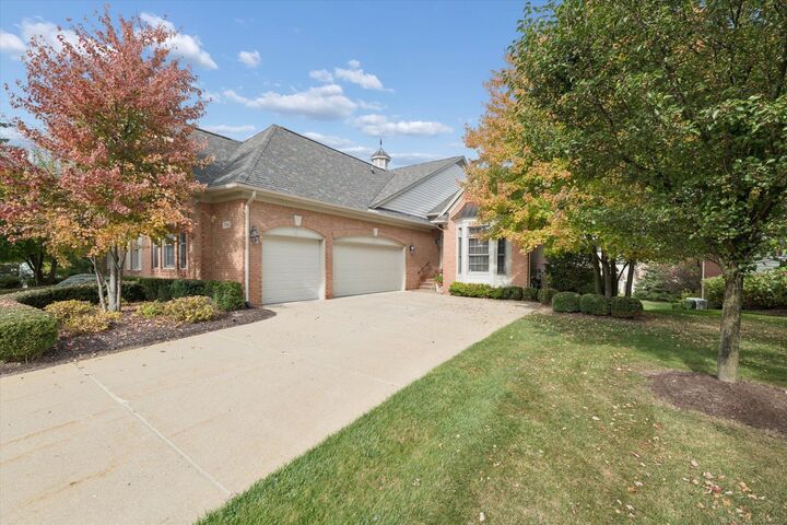 Property Photo: 2794 Castlemartin Court MI 48306