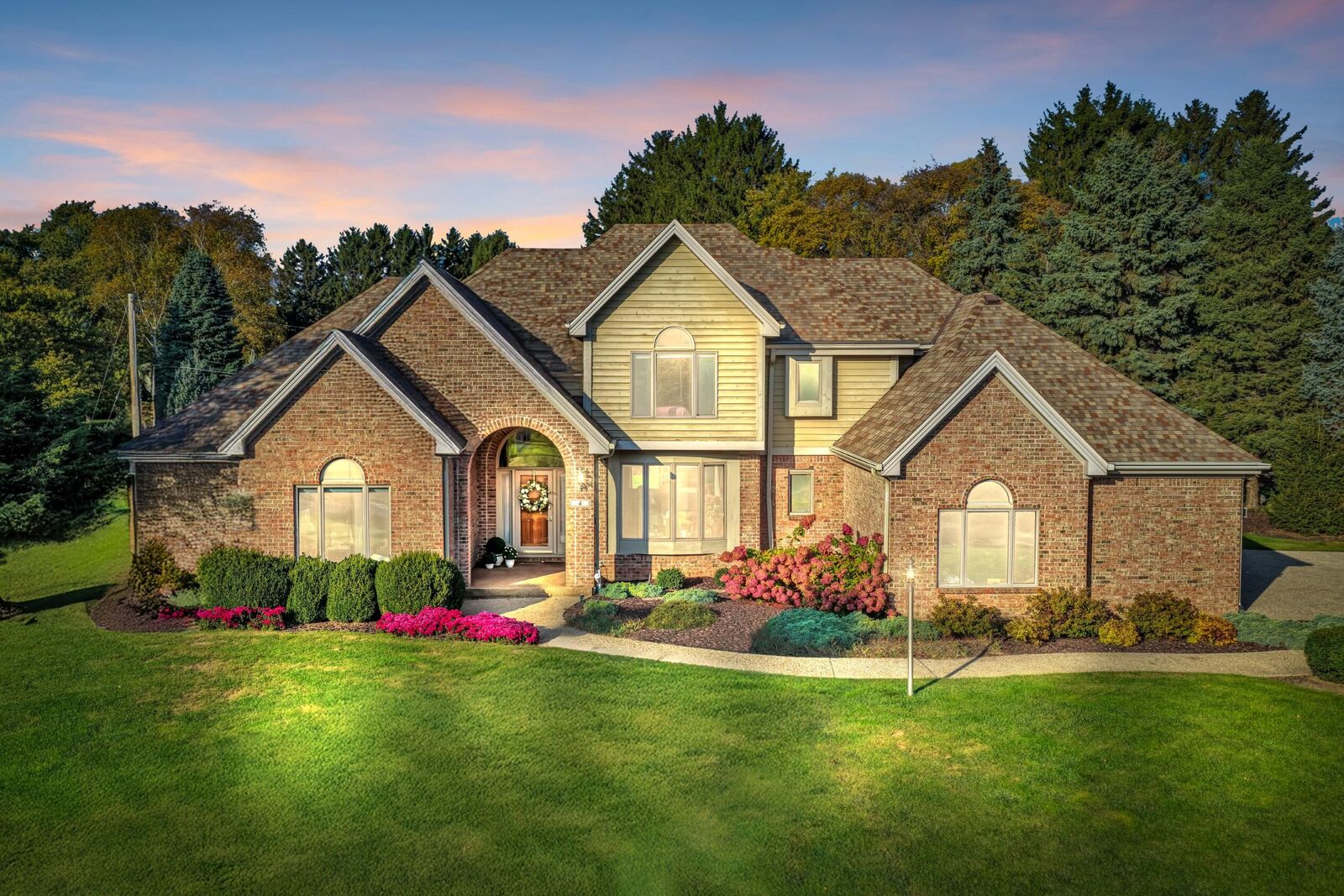 Property Photo: 4 Lake Pointe Cir WI 53402