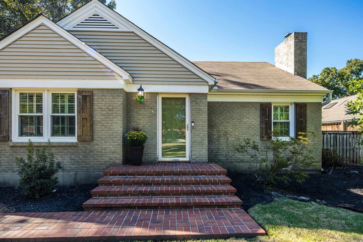 Property Photo: 73 N Goodlett St TN 38117