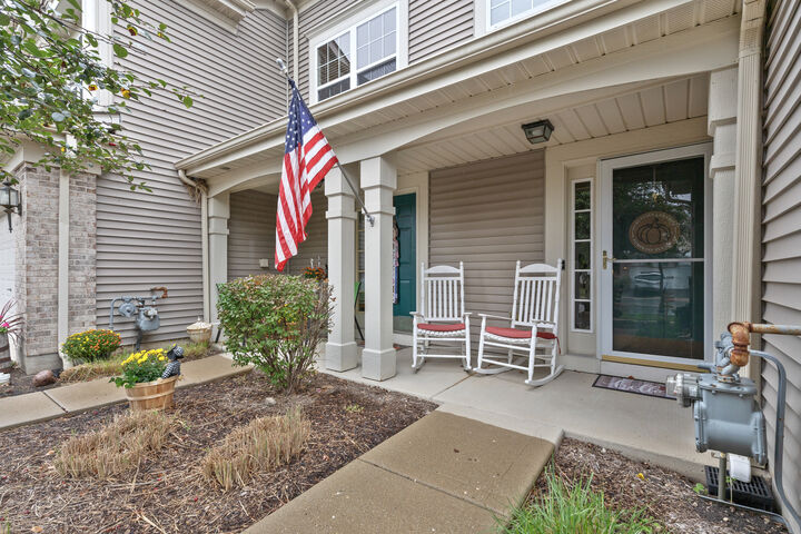 Property Photo: 562 Lancaster Drive IL 60140
