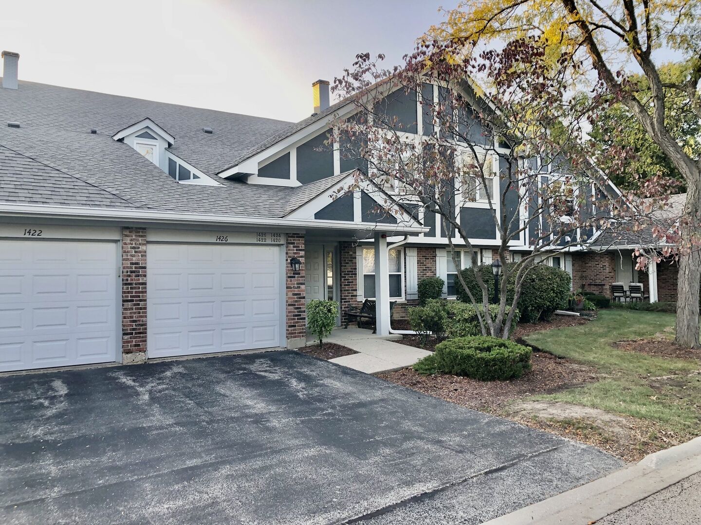 Property Photo: 1426 Clairmont Court 1426 IL 60061