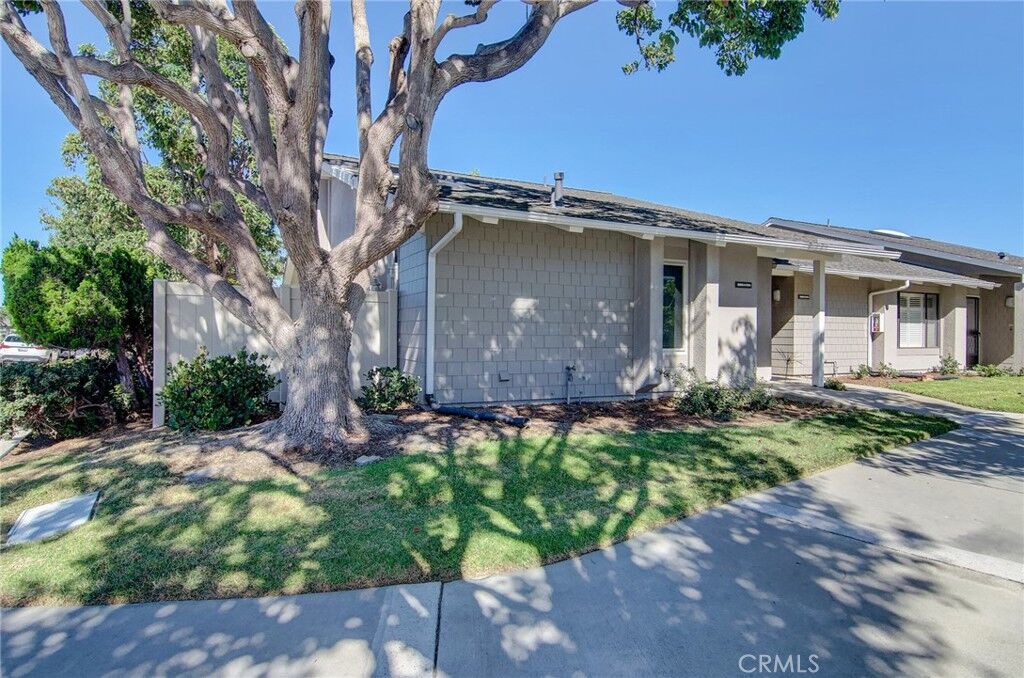 Property Photo:  8886 Plumas Circle 1124A  CA 92646 