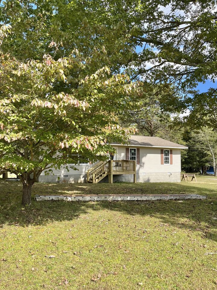 Property Photo:  105 Taylor Rd  TN 37339