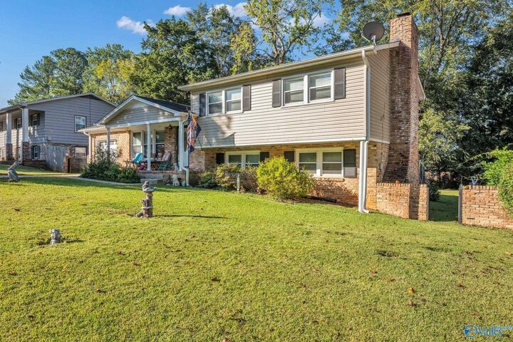 Property Photo:  11406 Maplecrest Drive SE  AL 35803 