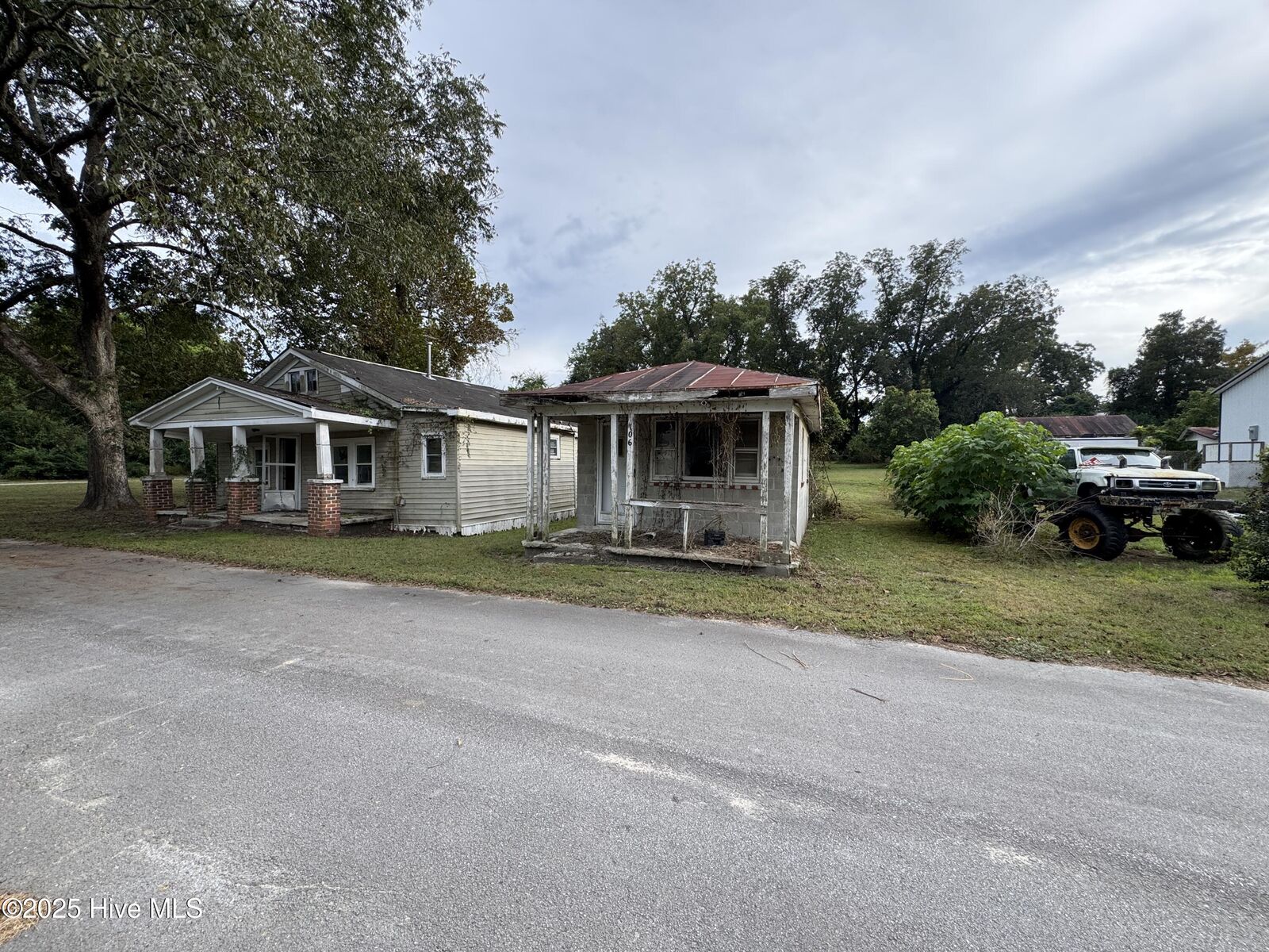 Property Photo: 106 Bell Street NC 28573