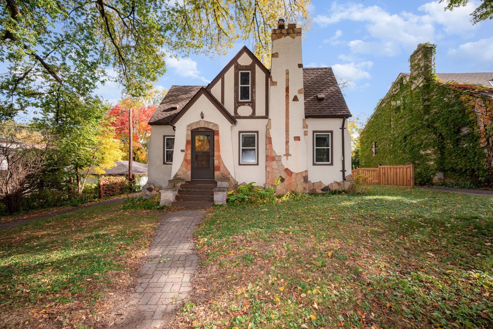 Property Photo:  5421 Pillsbury Avenue S  MN 55419