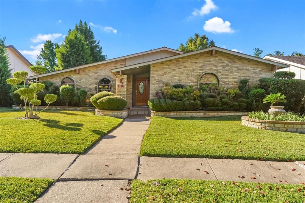 Property Photo: 4116 Arbor Court TX 75150