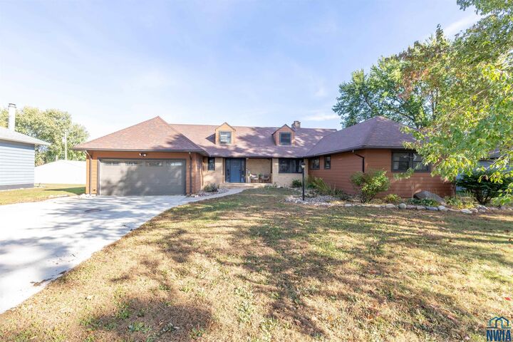 Property Photo: 708 S Kiel St IA 51025