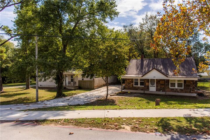 Property Photo:  121 & 129 Main Street  AR 72774