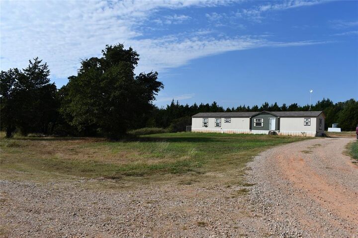 Property Photo: 8351 Hilltop Lane OK 73044