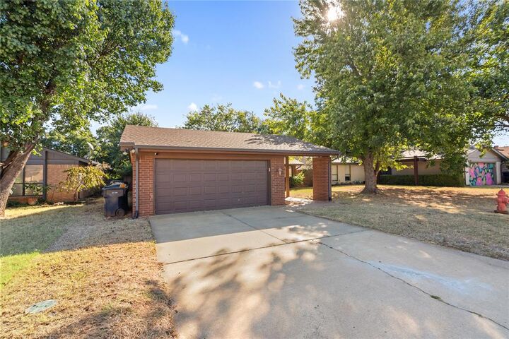 Property Photo: 12424 Fox Run Drive OK 73142