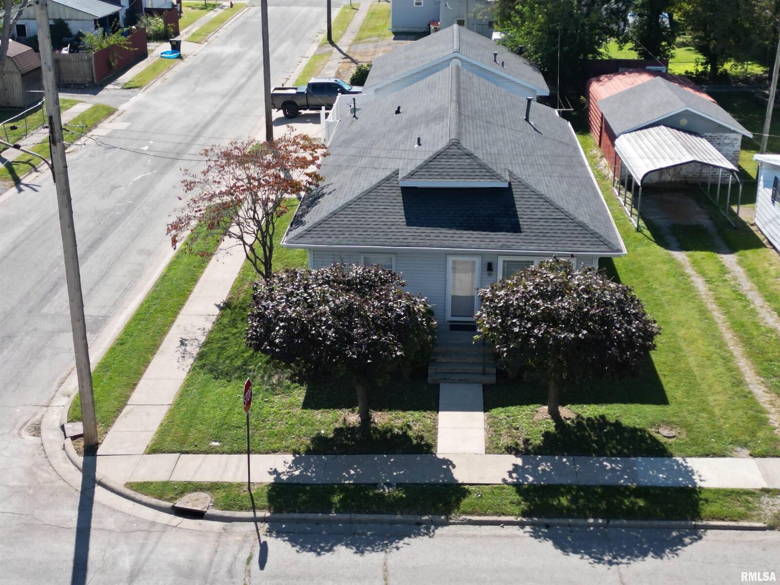 Property Photo:  103 W Park Street  IL 62946 