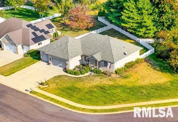 Property Photo: 1906 Liberty Court IL 61554