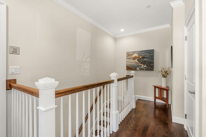 Property Photo:  7 Court Street Pl 7  MA 02476 