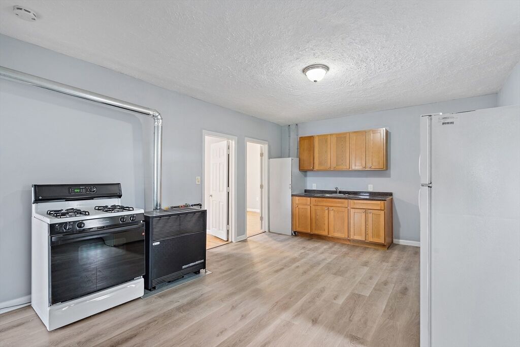 Property Photo:  52 & 52.5 Wall St  MA 01604 