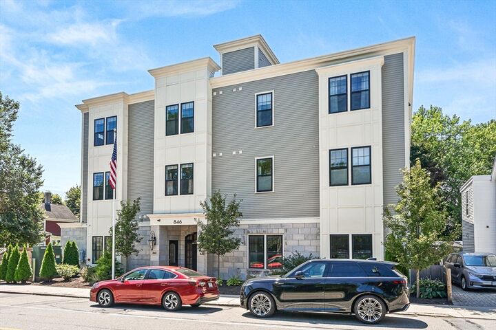 Property Photo:  846 Main Street 4  MA 01890
