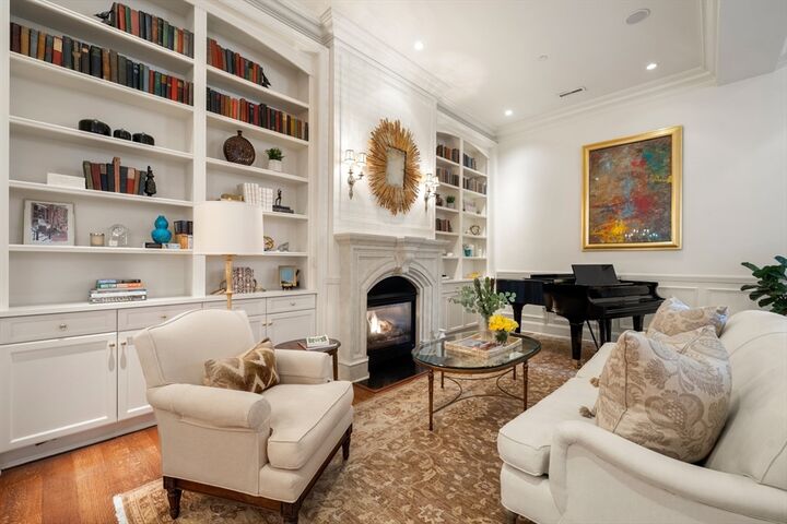 Property Photo:  50 Beacon Street 1  MA 02108 