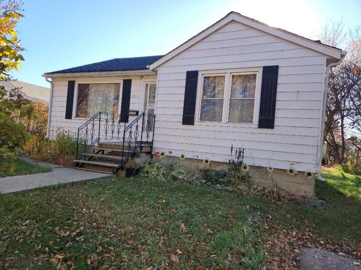 Property Photo: 4913-57 Ave . AB T0G 1E0