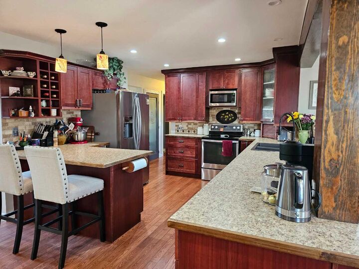 Property Photo: 31 Willow Crescent AB T4L 1V3