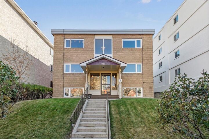 Property Photo: 931 19 Avenue SW 6 AB T2T 0H7