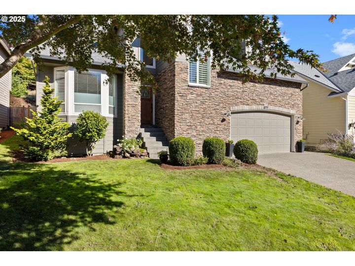 Property Photo: 877 W Lookout Ridge Dr WA 98671