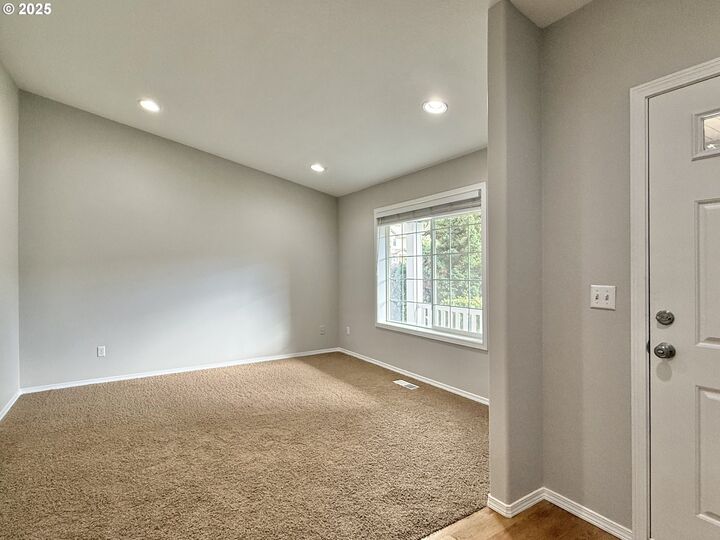 Property Photo: 1403 51st St WA 98671