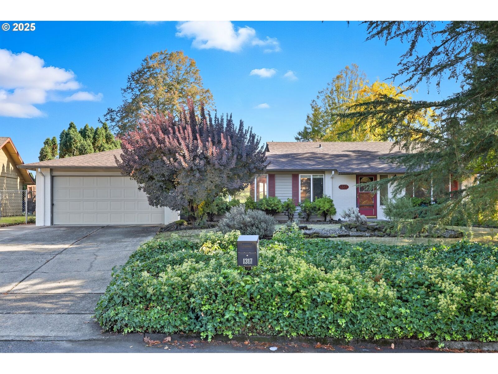 Property Photo: 1317 SE 132nd Ave WA 98683