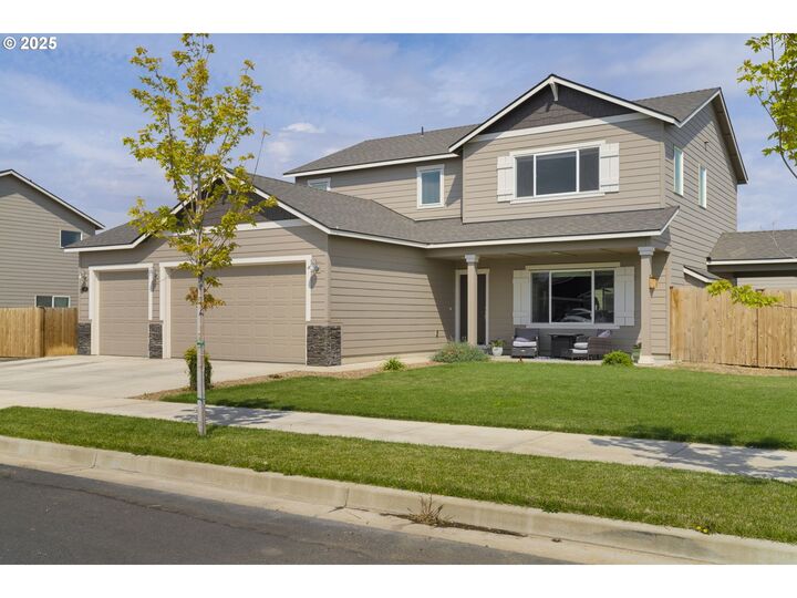 Property Photo:  280 NW Double Eagle Ave  OR 97741 