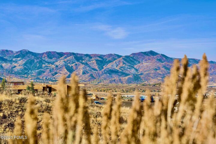 Property Photo: 6950 Bugle Trl Trail UT 84098
