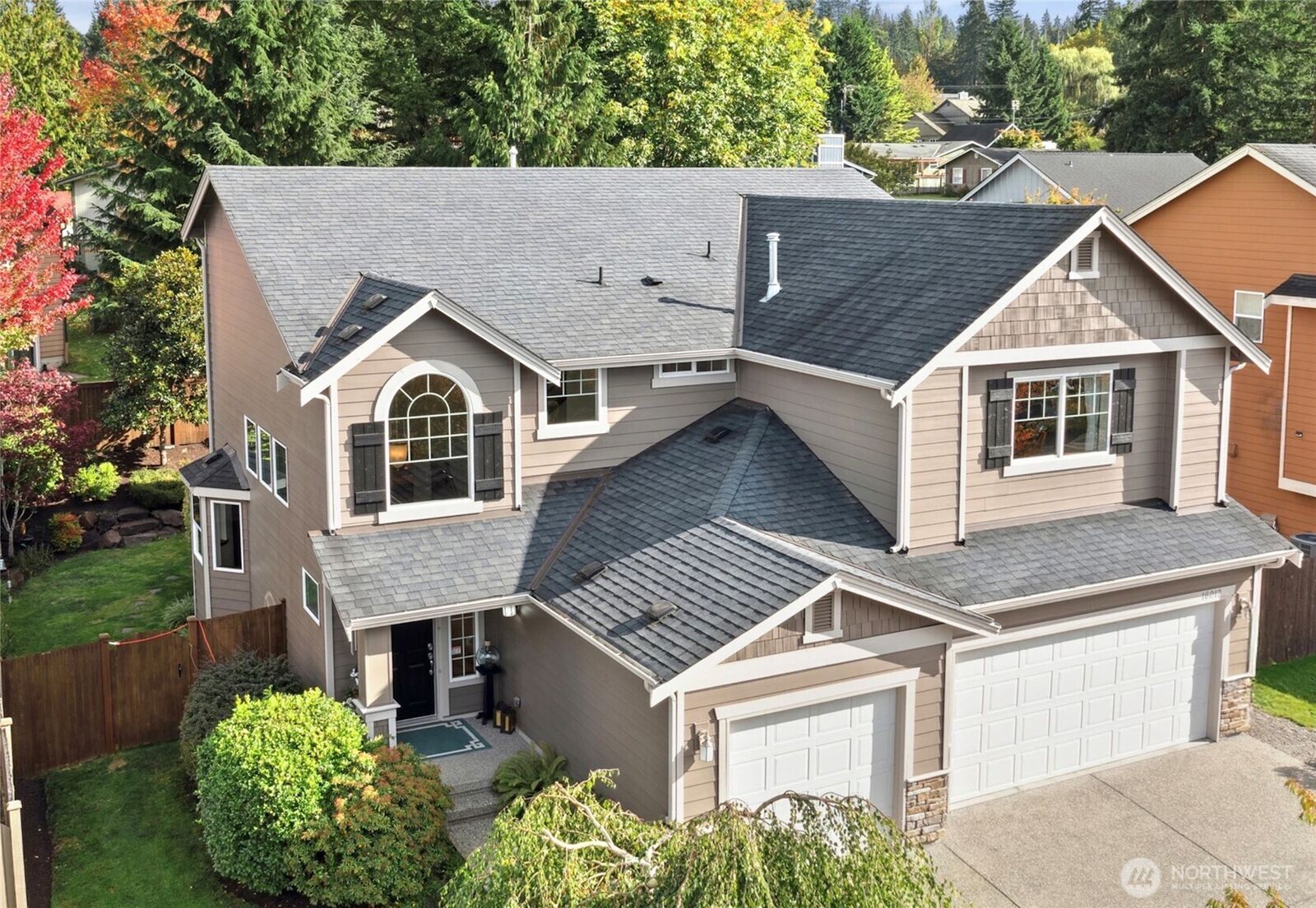 Property Photo: 16012 2nd Place NE WA 98019