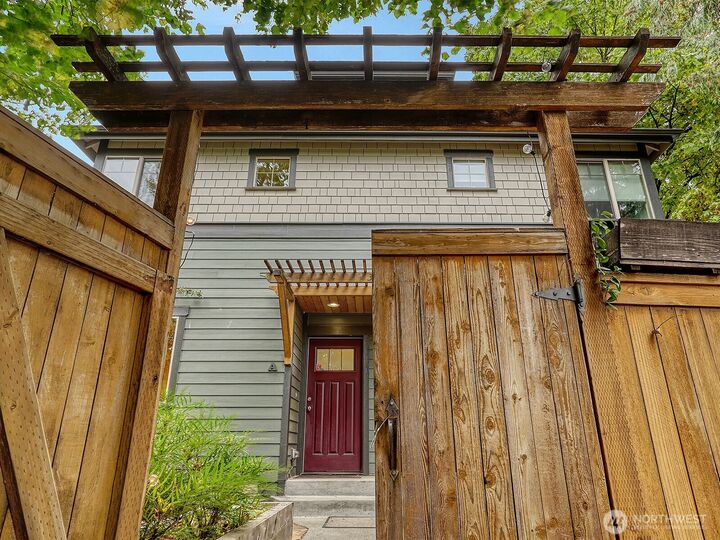 Property Photo:  308  20th Avenue S A  WA 98144 