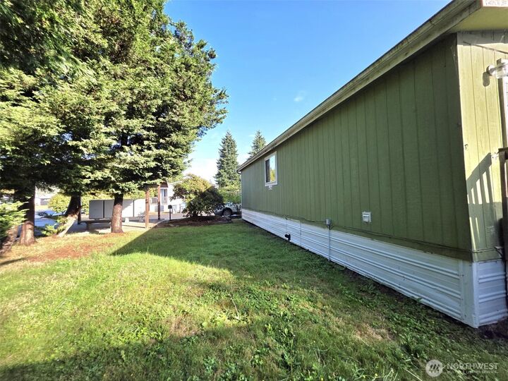 Property Photo: 1900 Broadway Avenue 1 WA 98550