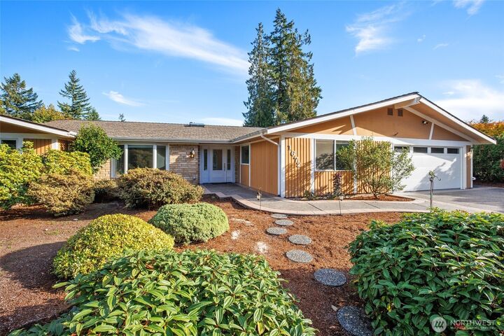 Property Photo: 1672 185th Avenue NE WA 98008