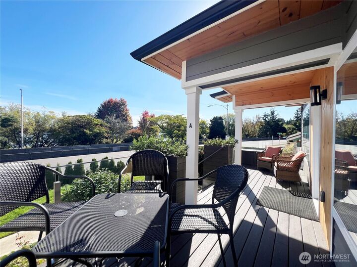 Property Photo:  6707  Aurora Avenue N  WA 98103 