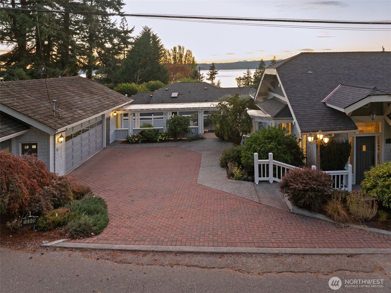 Property Photo:  16905  35th Avenue SW  WA 98166 